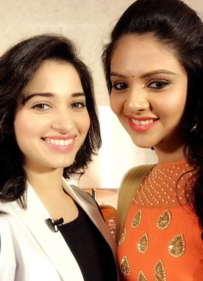 Sreemukhi2.jpg 3
