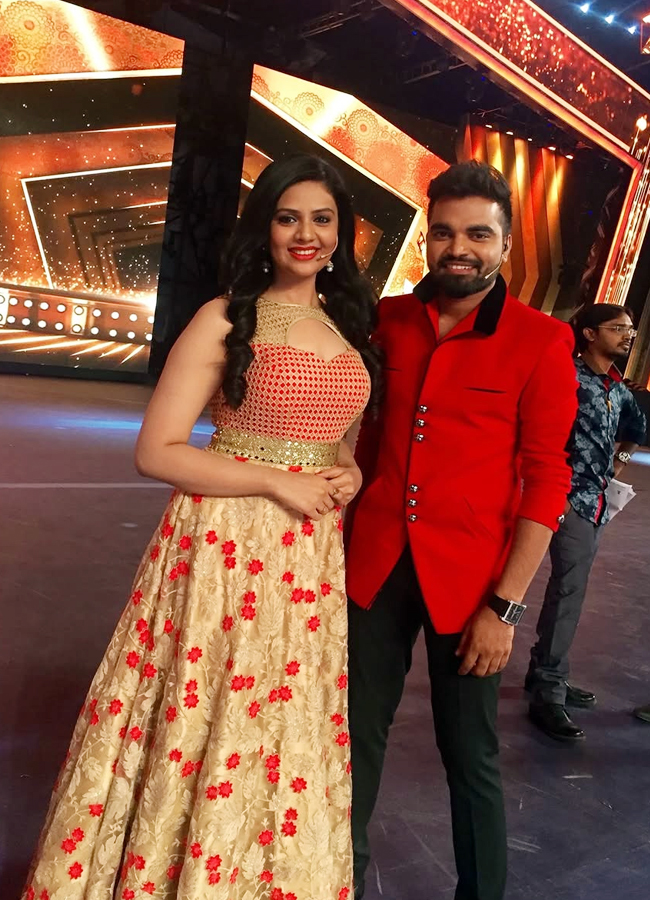 Sreemukhi7.jpg 8