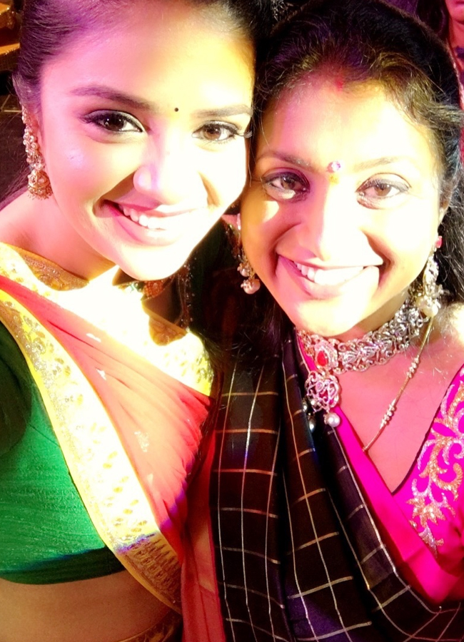 Sreemukhi8.jpg 9