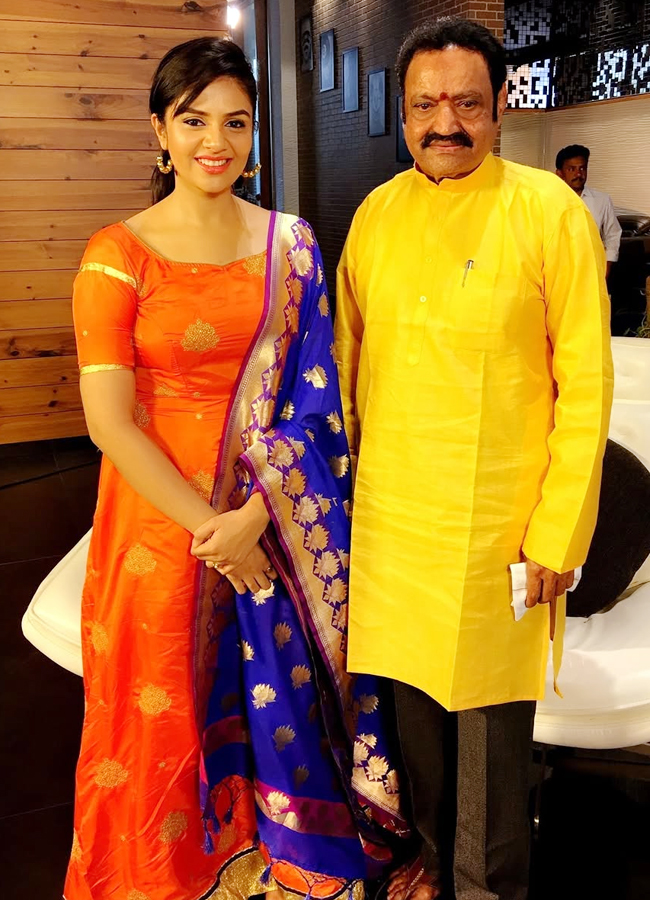 Sreemukhi9.jpg 10