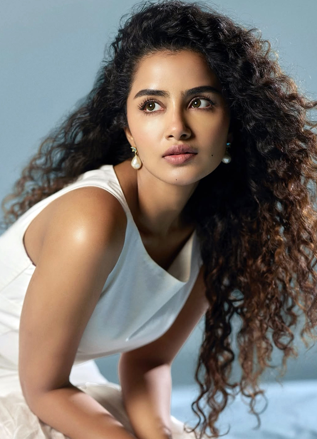 Anupama_20parameswaran5.jpg 6