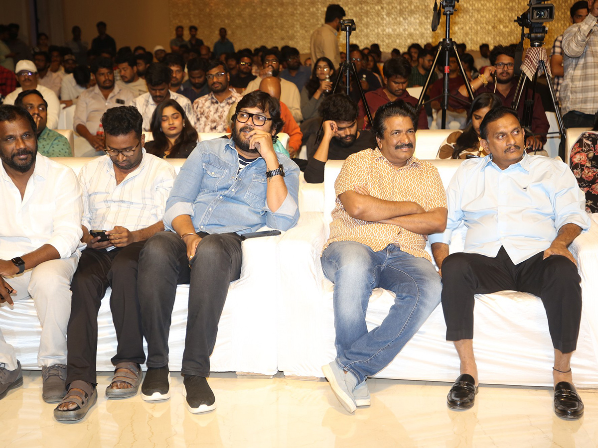 Nari_20Nari_20Naduma_20Murari_20Movie_20Grand_20Success_20Meet_20Pics__20_2824_29.jpg 24