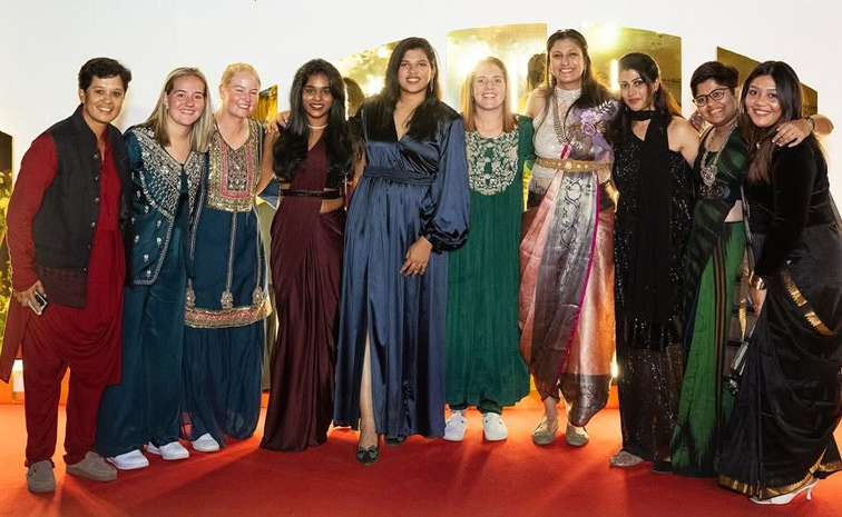 Royal_20Challengers_20Bengaluru_20women_20players_20shining_20At_20The_20Red_20Carpet_20Event_20Photos_20_2810_29.jpg 11