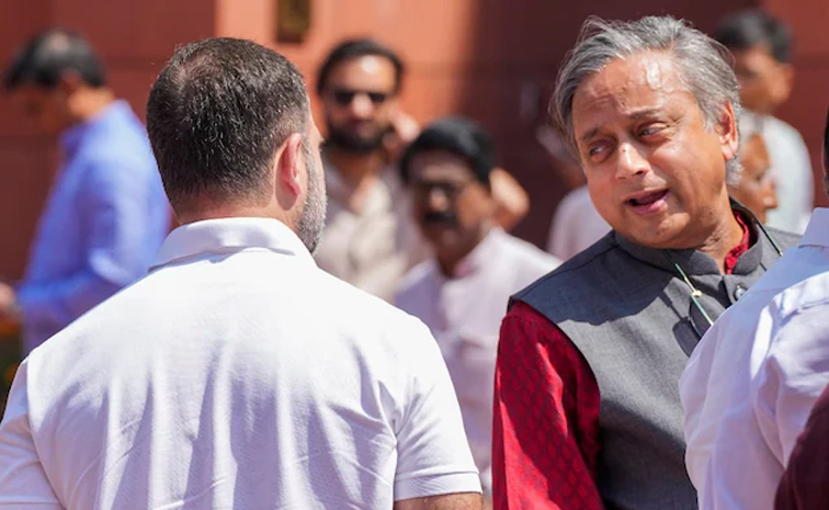 Sashitharoor_Rahulgandhi.jpg