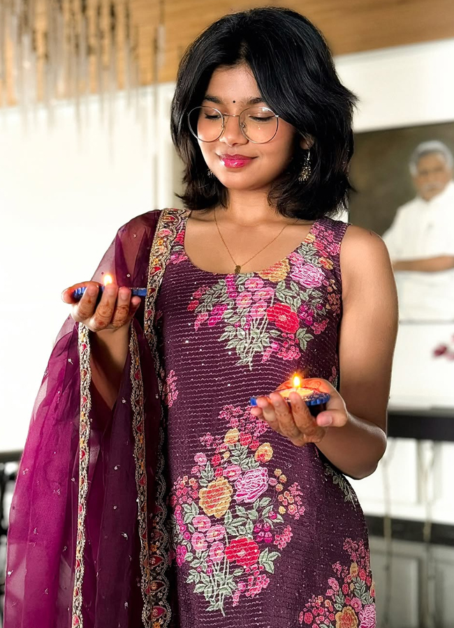 Sukriti10.jpg 11