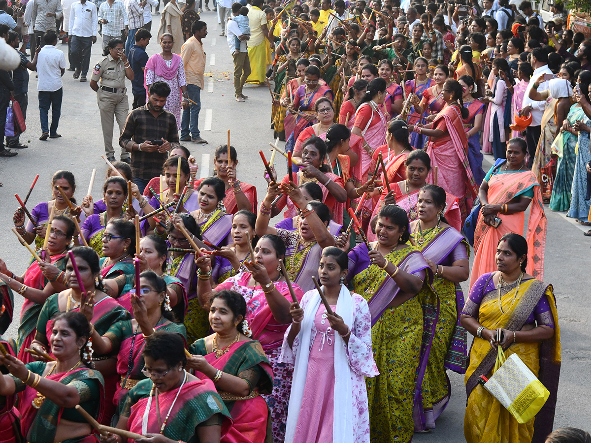 Srikakulam_20The_20procession_20was_20magnificent_20Photos__20_2812_29.jpg 12
