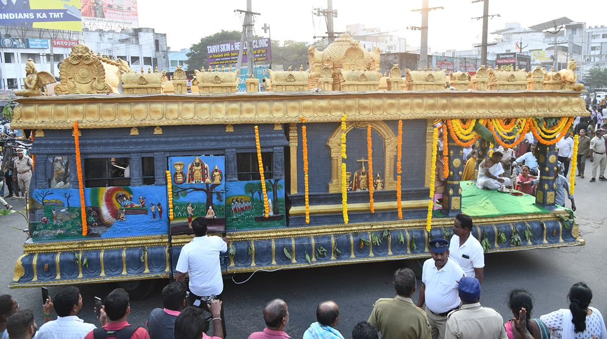 Srikakulam_20The_20procession_20was_20magnificent_20Photos__20_288_29.jpg 8