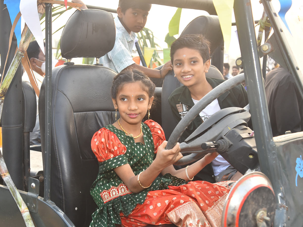Best_20Photos_20of_20The_20Week_20in_20AP_20and_20Telangana_20Photo_20Gallery_20_2810_29.jpg 11
