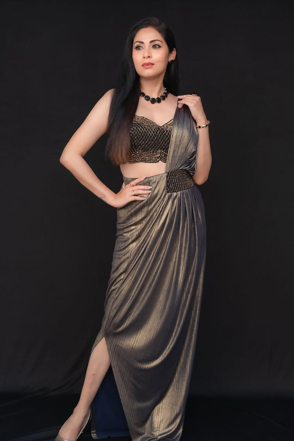 Actress_20Sadha_20Latest_20Beautiful_20Photos_20_2817_29.jpg 18