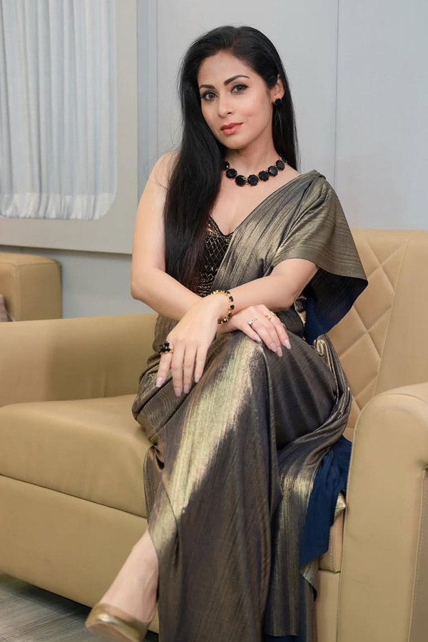 Actress_20Sadha_20Latest_20Beautiful_20Photos_20_286_29.jpg 7