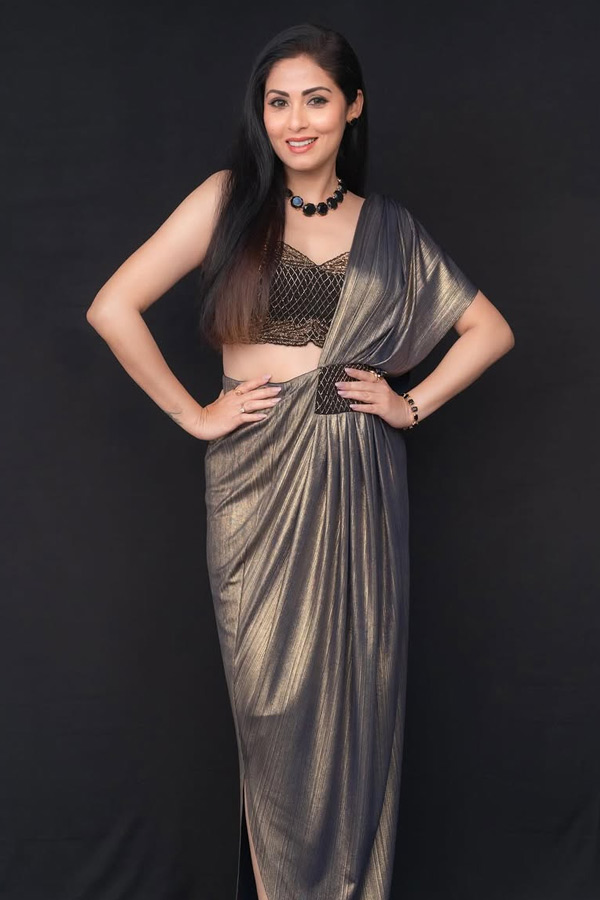 Actress_20Sadha_20Latest_20Beautiful_20Photos_20_289_29.jpg 10