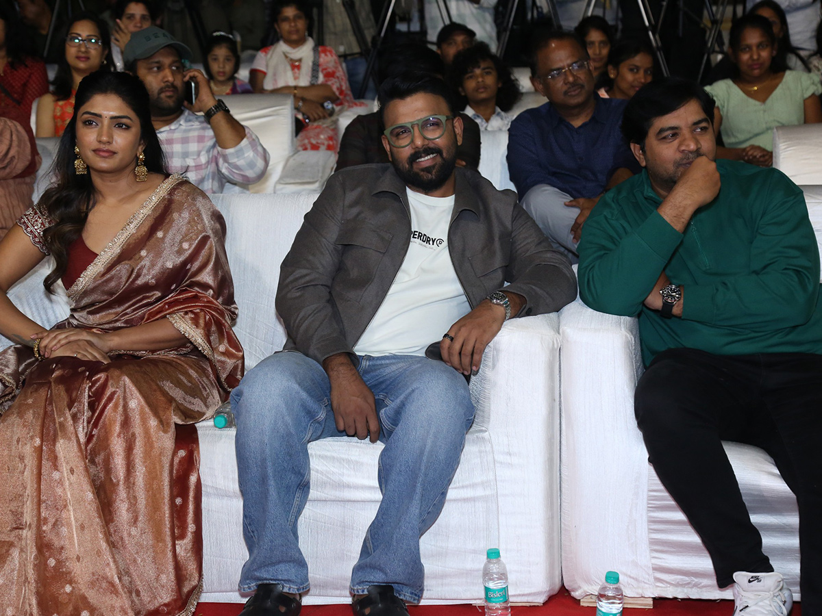Om_20Shanti_20Shanti_20Shantihi_20Movie_20Pre_20Release_20Event_20HD_20Photos__20_285_29.jpg 5
