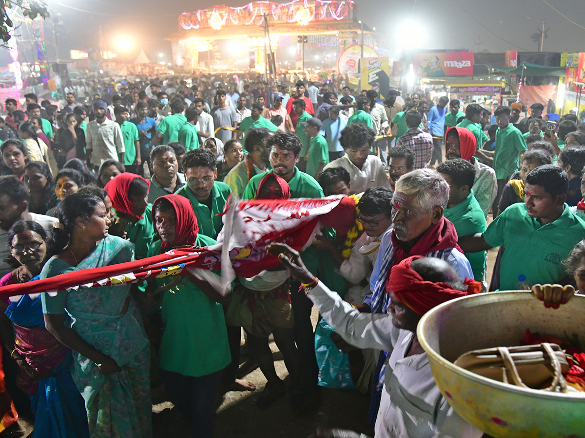 Sammakka_20Sarakka_20Medaram_20Maha_20Jatara_202026_20HD_20Photos__20_2819_29.jpg 19