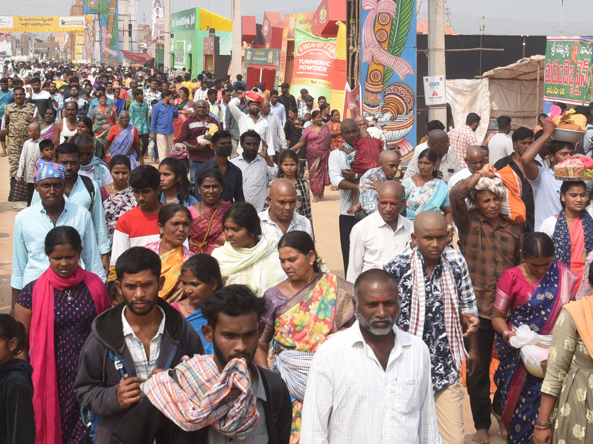 Medaram_20Samakka_20Saralamma_20Jatara_202026_20Photos_20_2813_29.jpg 4