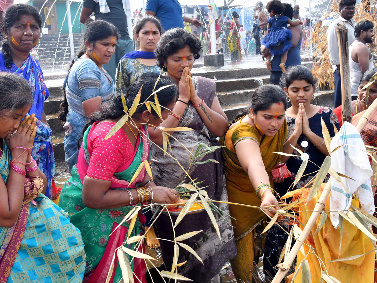 Medaram_20Samakka_20Saralamma_20Jatara_202026_20Photos_20_2818_29.jpg 9