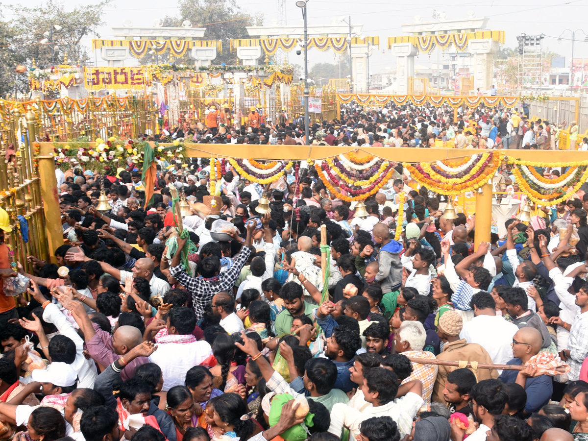 Medaram_20Samakka_20Saralamma_20Jatara_202026_20Photos_20_284_29.jpg 13