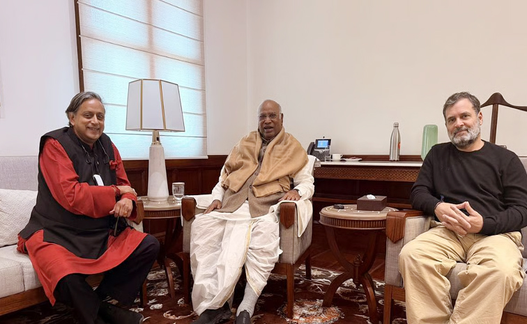 sasi_20Tharoor_rahul_20gandhi.jpg