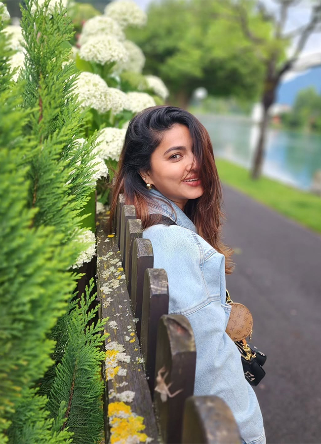 Actress_20Sneha_20in_20Paris_20Viral_20Photos__20_2820_29.jpg 20