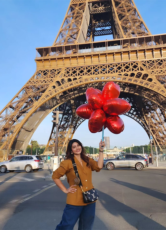 Actress_20Sneha_20in_20Paris_20Viral_20Photos__20_282_29.jpg 2