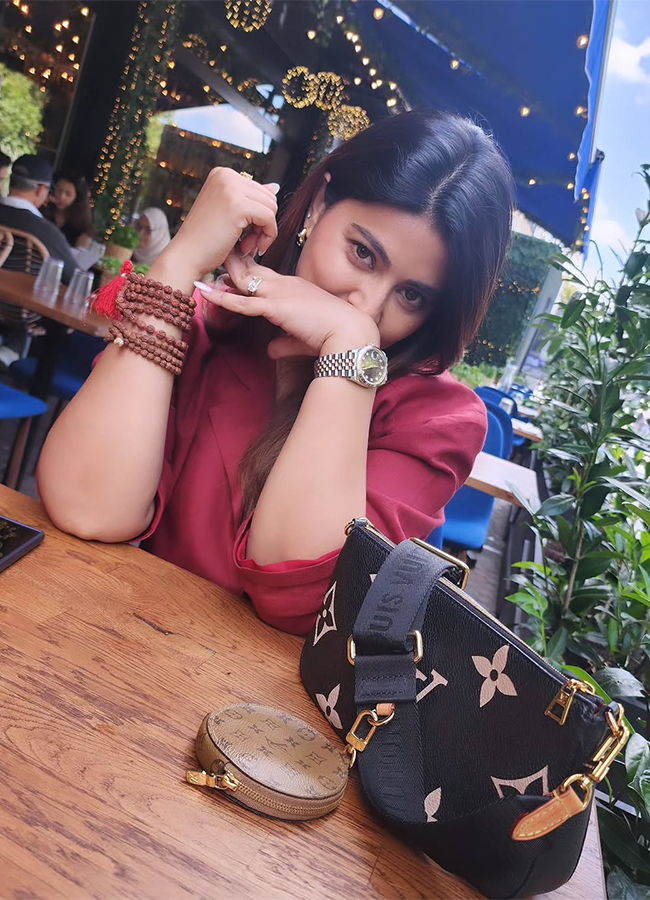 Actress_20Sneha_20in_20Paris_20Viral_20Photos__20_287_29.jpg 7