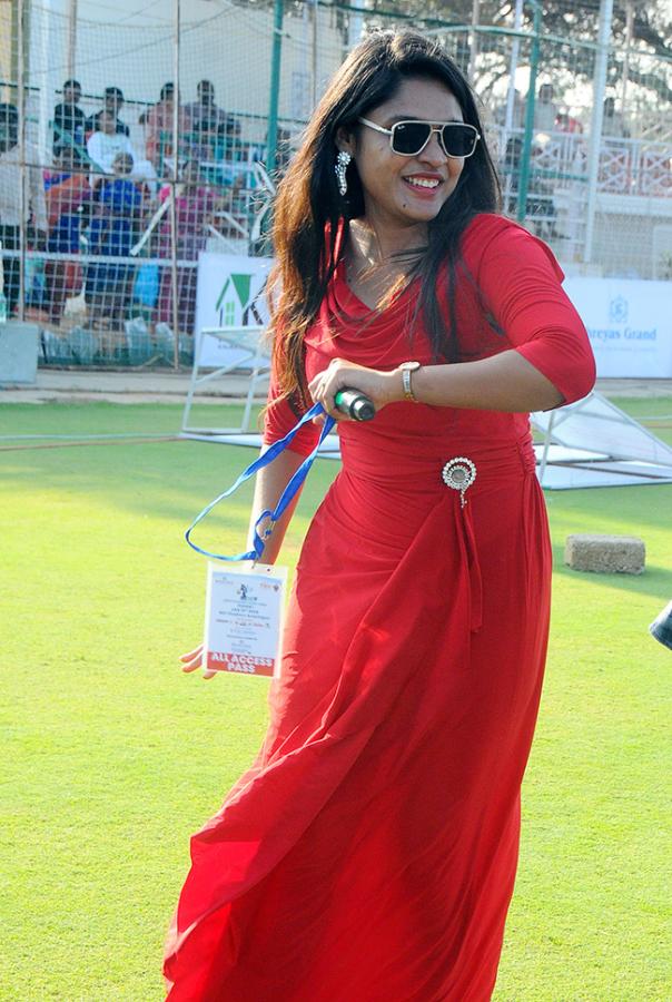 TV_20Actress_20Dance_20at_20Anantapur_20Cine_20Celebrities_20Cricket_20__20_2821_29.jpg 21