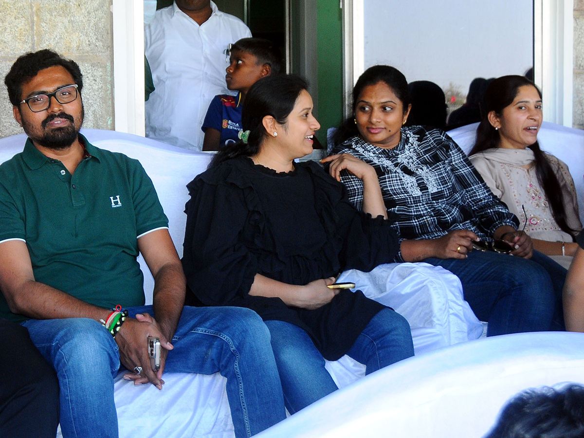 TV_20Actress_20Dance_20at_20Anantapur_20Cine_20Celebrities_20Cricket_20__20_2826_29.jpg 26