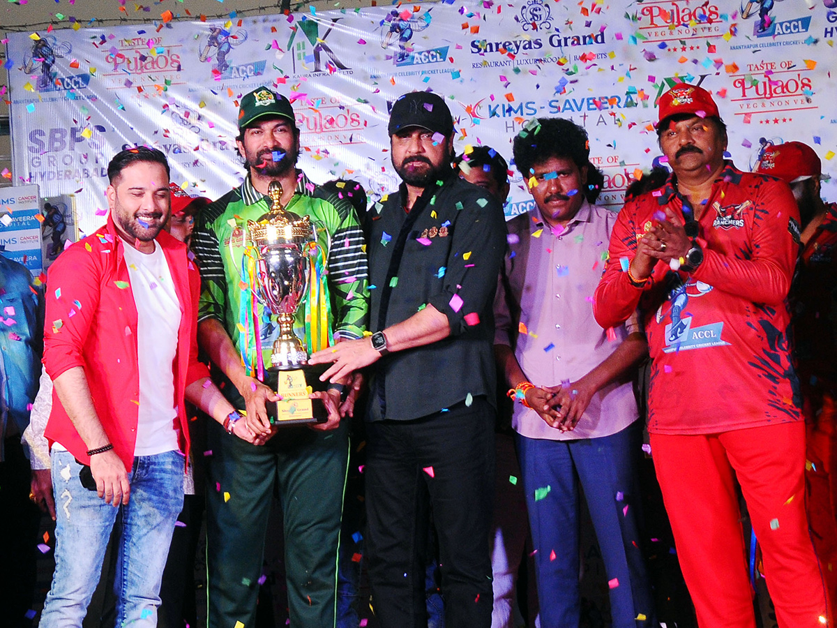 TV_20Actress_20Dance_20at_20Anantapur_20Cine_20Celebrities_20Cricket_20__20_282_29.jpg 2