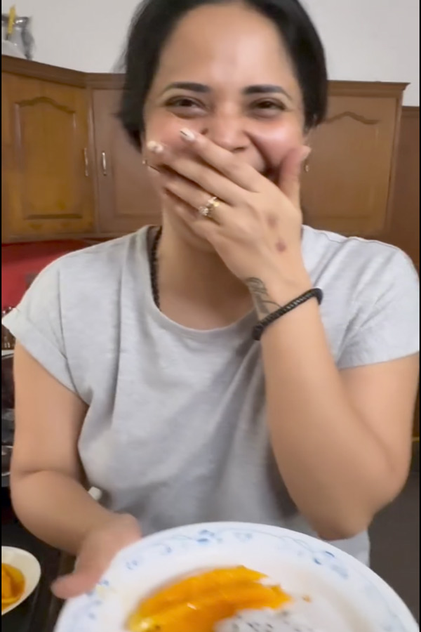 Anchor_20Anasuya_20Daily_20Routine_20Life.._20Post_20goes_20viral_20_2811_29.jpg 12