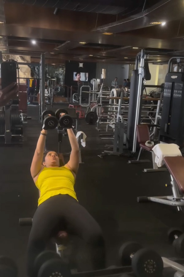 Anchor_20Anasuya_20Daily_20Routine_20Life.._20Post_20goes_20viral_20_284_29.jpg 5