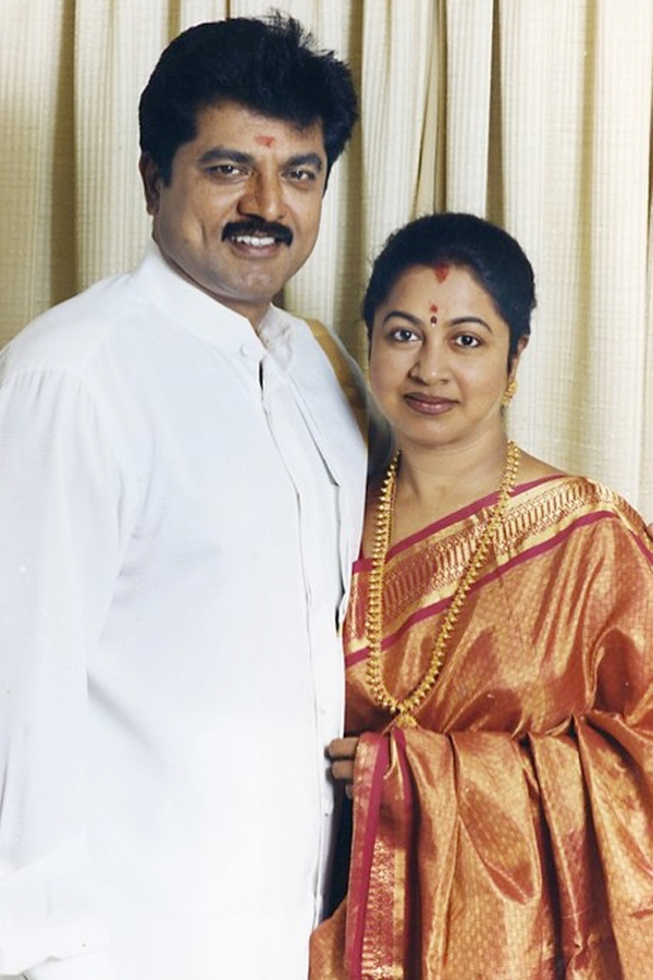 Actor_20Sarath_20Kumar-Radhika_20wedding_20day.._20Daughte_20cute_20post_20Photos_20_281_29.jpg 2
