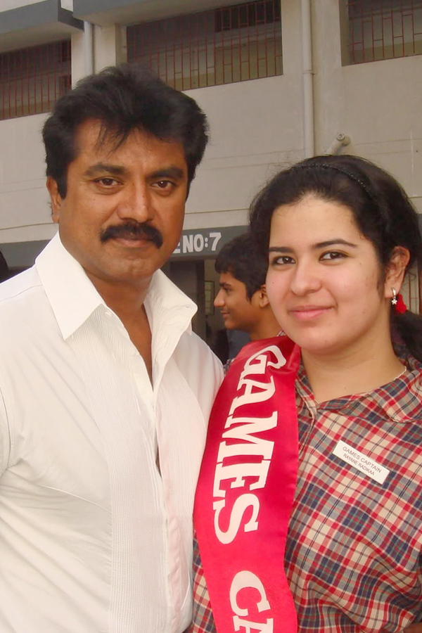Actor_20Sarath_20Kumar-Radhika_20wedding_20day.._20Daughte_20cute_20post_20Photos_20_282_29.jpg 3
