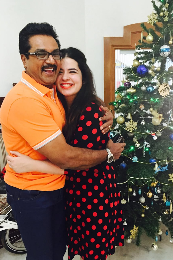 Actor_20Sarath_20Kumar-Radhika_20wedding_20day.._20Daughte_20cute_20post_20Photos_20_286_29.jpg 7