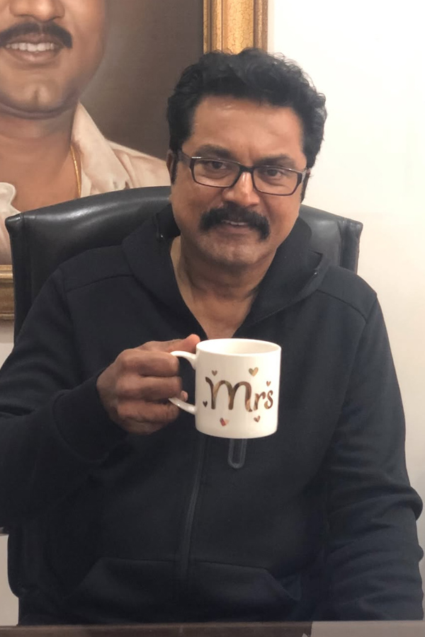 Actor_20Sarath_20Kumar-Radhika_20wedding_20day.._20Daughte_20cute_20post_20Photos_20_288_29.jpg 9
