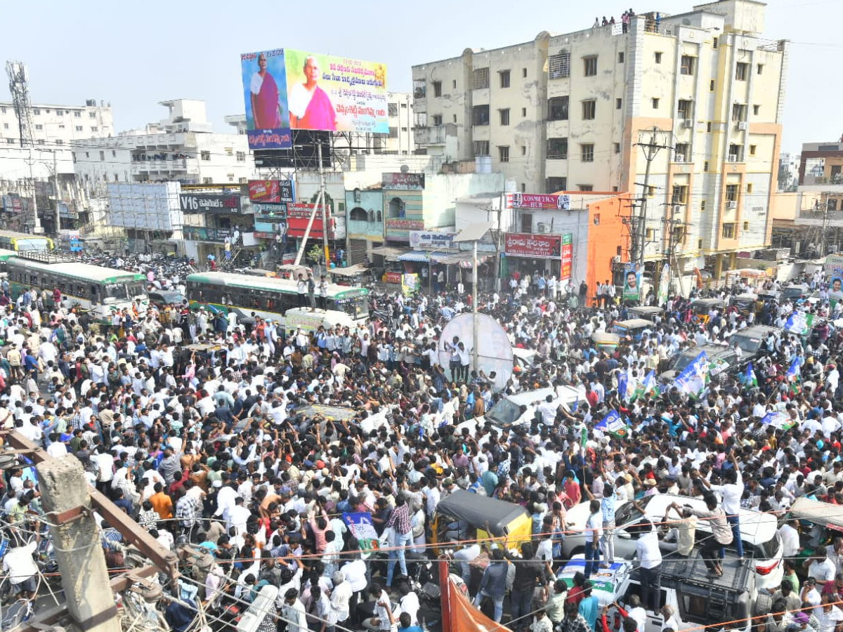 YS_20Jagan_20Guntur_20Tour_20in_20Ambati_20Rambabu_25_20_282_29.jpg 12