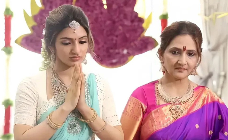 Actress_20Sreeleela_20wishing_20Her_20mother_20with_20cutest_20pics_20on_20Her_20Birthday_20PHotos_20_287_29.jpg 8