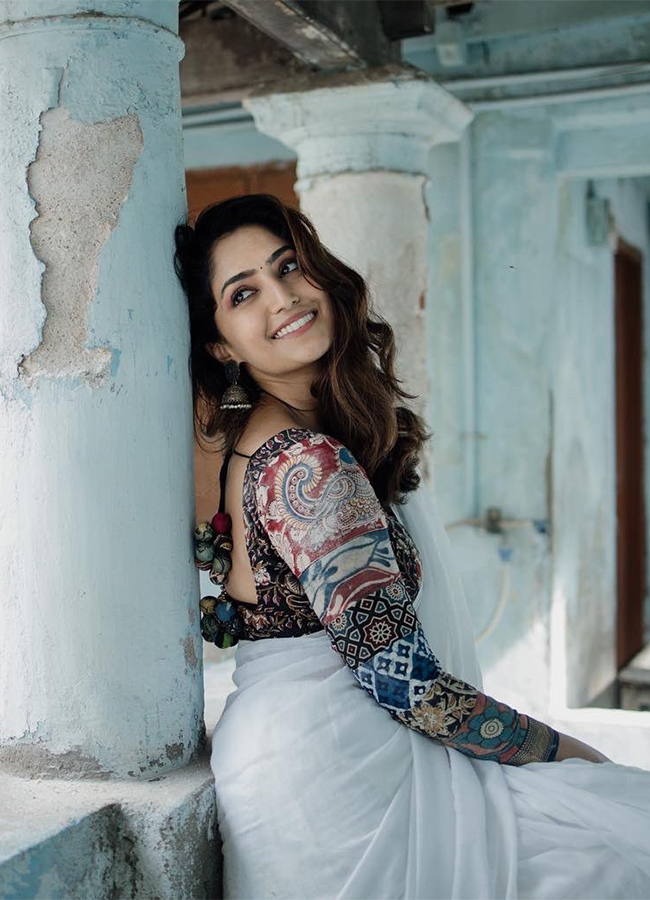 Tollywood_20Actress_20Reba_20Monica_20John_20HD_20Photos__20_2822_29.jpg 22