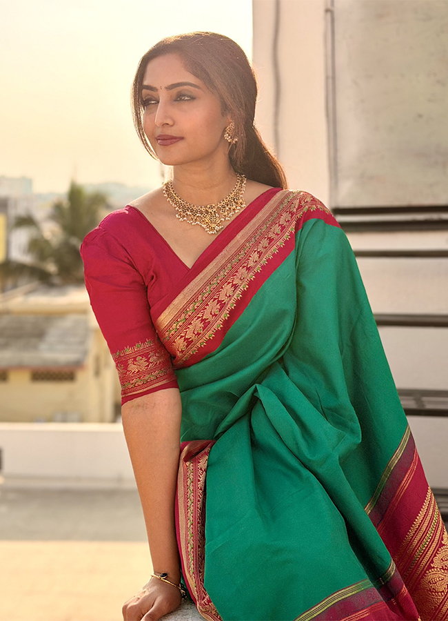 Tollywood_20Actress_20Reba_20Monica_20John_20HD_20Photos__20_282_29.jpg 2