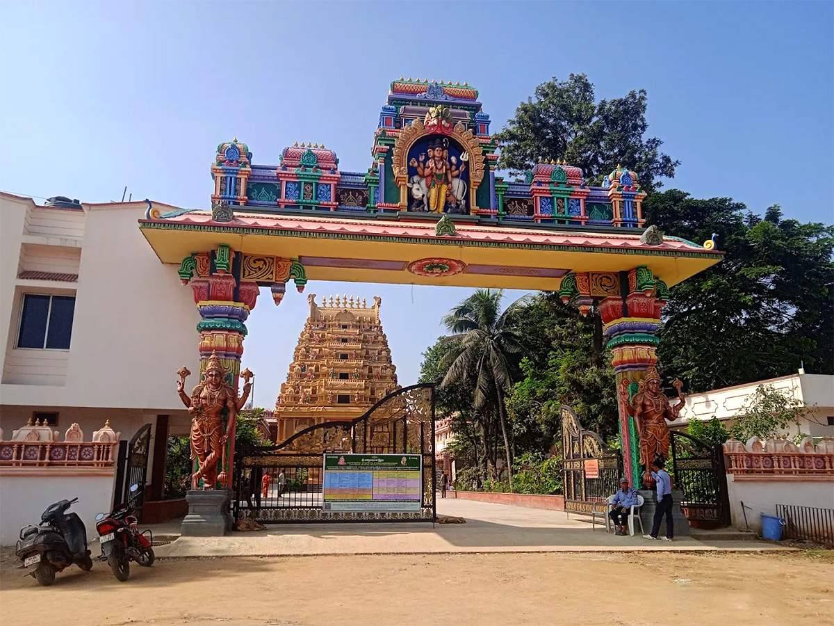 Devotional_20_20Marakata_20Anjaneya_20Swamy_20Temple_20in_20Dundigal_20HD_20Photos__20_283_29.jpg 3