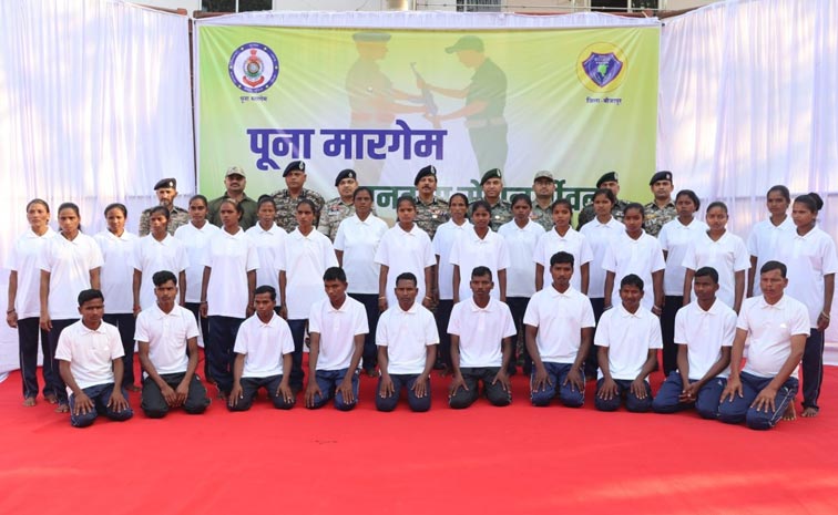 51-Maoists-Surrender-in-Chh.jpg