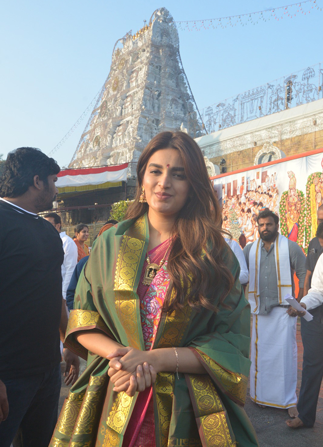 Actress_20Nidhhi_20Agerwal_20Visits_20Tirumala_20Tirupati__20_289_29.jpg 9