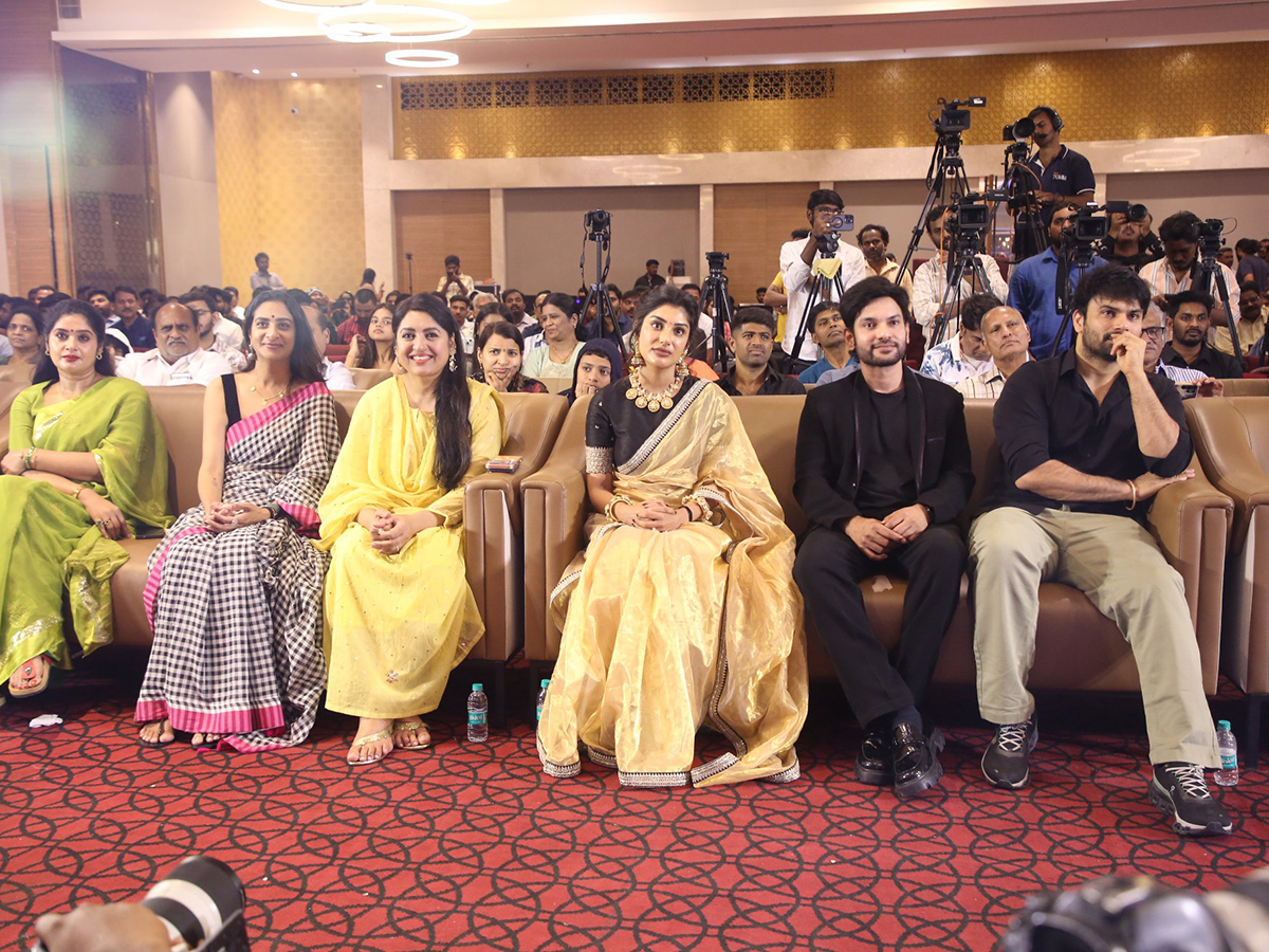 Amaravathiki_20Aahwanam_20Movie_20Pre_20Release_20Event_20Photos__20_2828_29.jpg 28