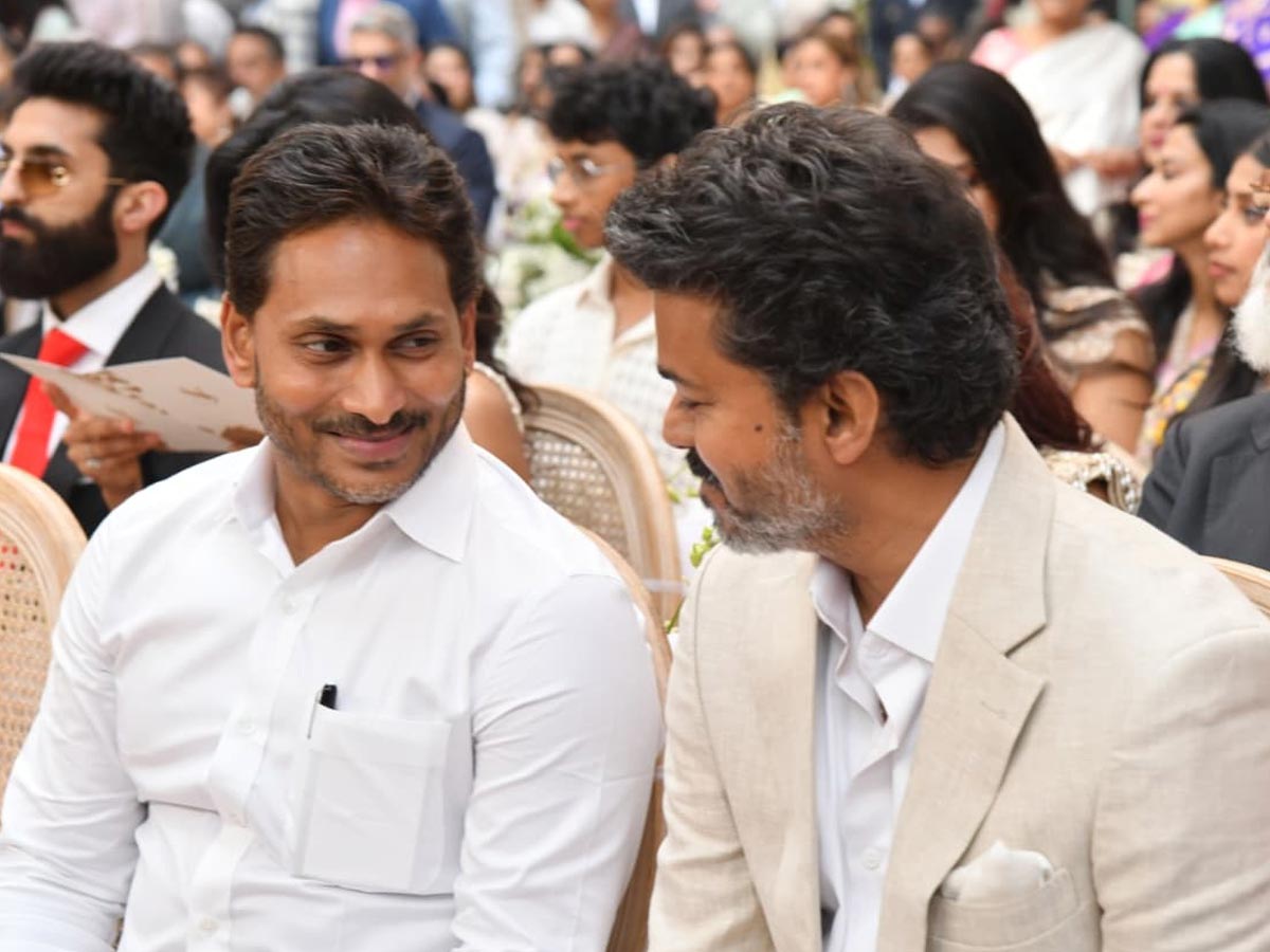 YS-Jagan_Vijay4.jpg 4
