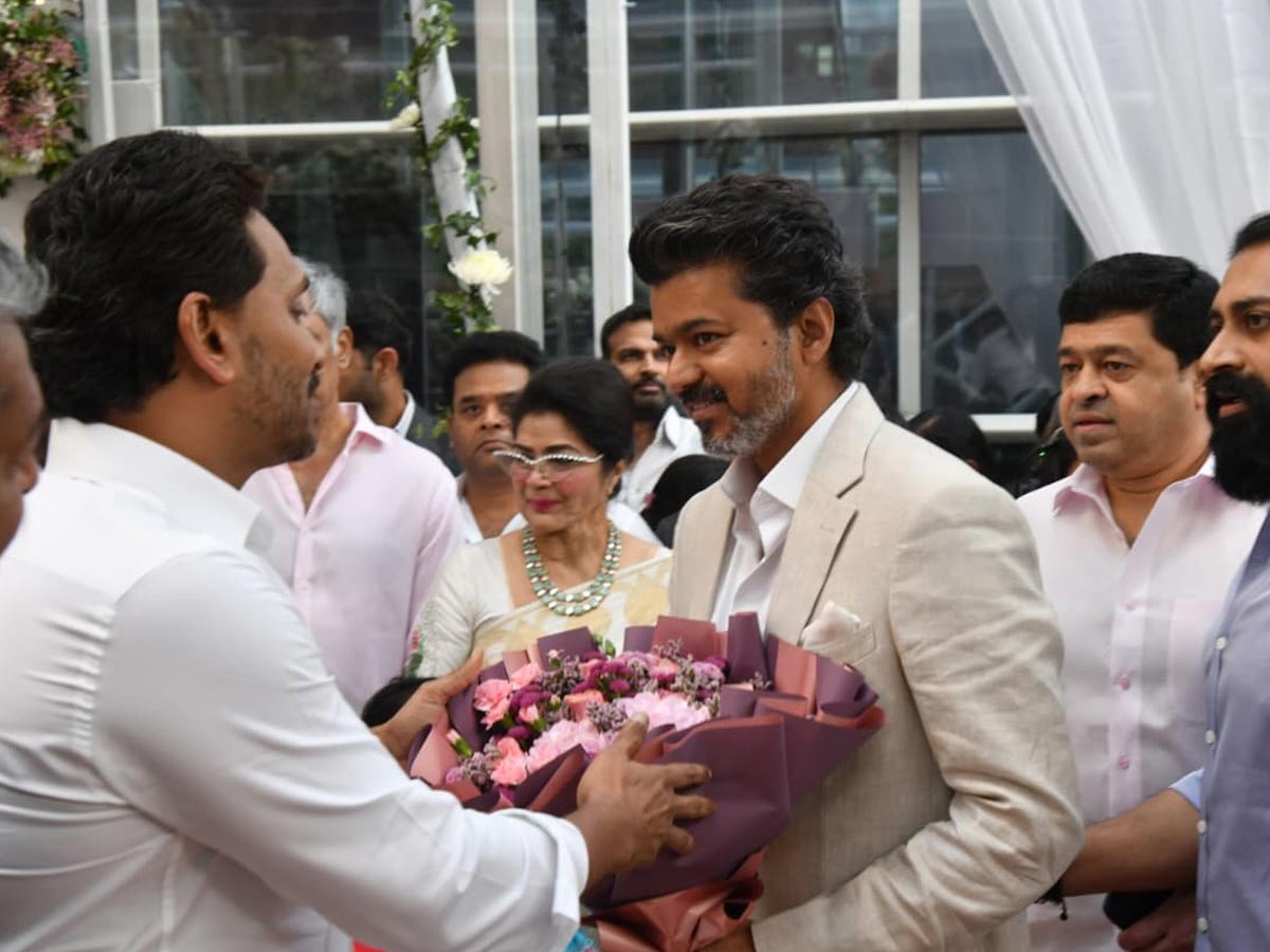 YS-Jagan_Vijay5.jpg 5