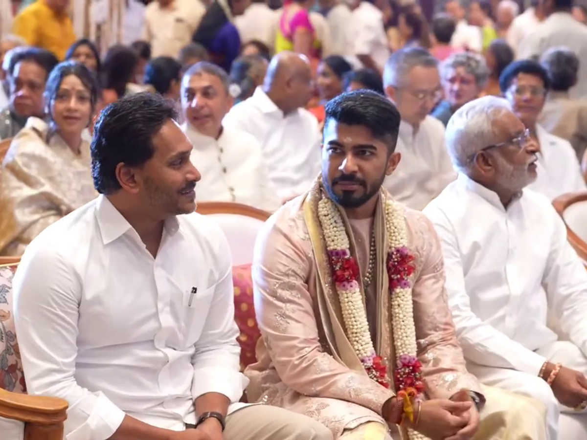 YS_20Jagan_20Attends_20Marriage_20At_20Chennai_20Hero_20Surya_20and_20Karthi_20__20_2817_29.jpg 17