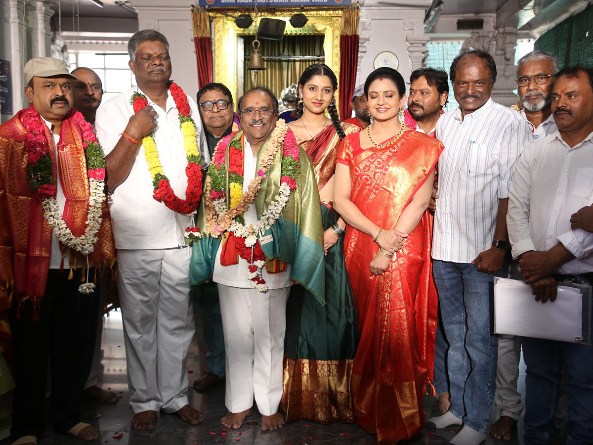 Viplava_20Veerudu_20Movie_20Opening__20_2811_29.jpg 11