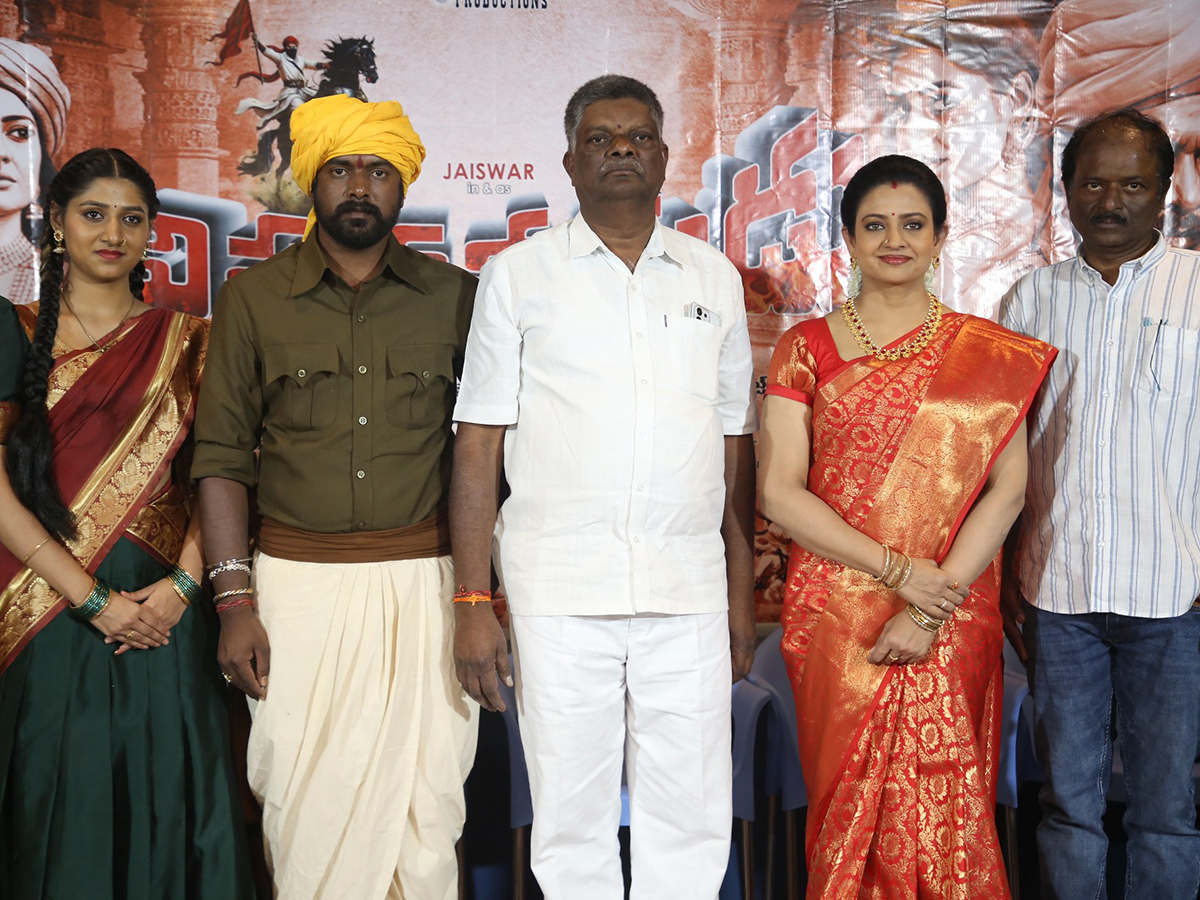 Viplava_20Veerudu_20Movie_20Opening__20_2818_29.jpg 18