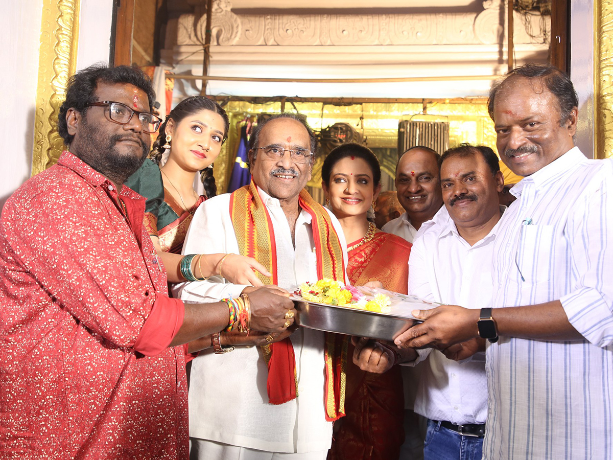 Viplava_20Veerudu_20Movie_20Opening__20_287_29.jpg 7