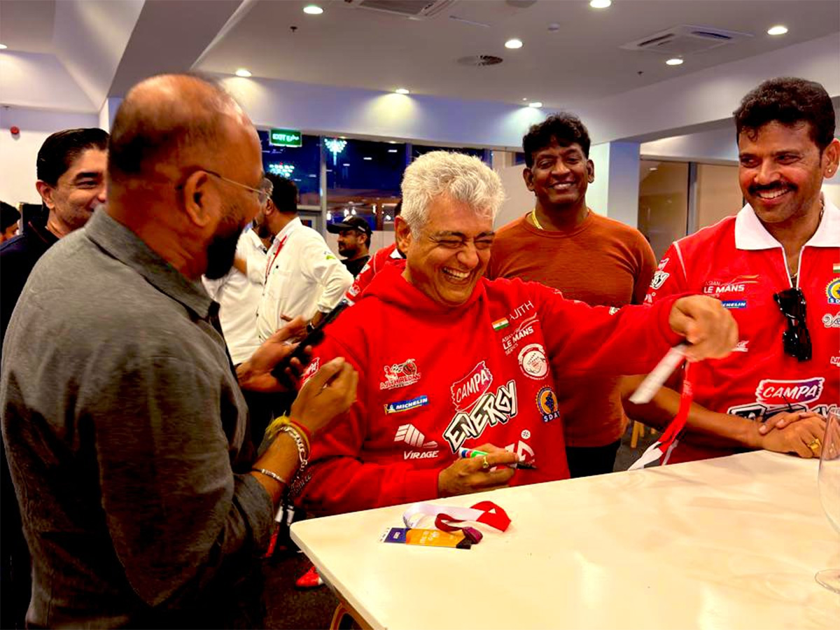 Ajith_20Kumar_20Racing_20In_20Abu_20Dhabi__20_283_29.jpg 3