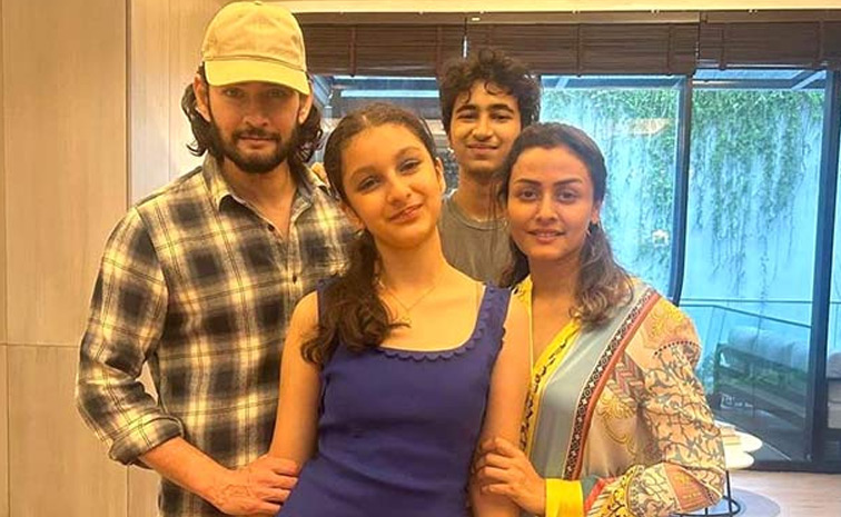 Mahesh_20Babu_20And_20Namrata_20Shirodkar_20celebrates_2021_20years_20of_20wedding_20Photos_20_2811_29.jpg 12