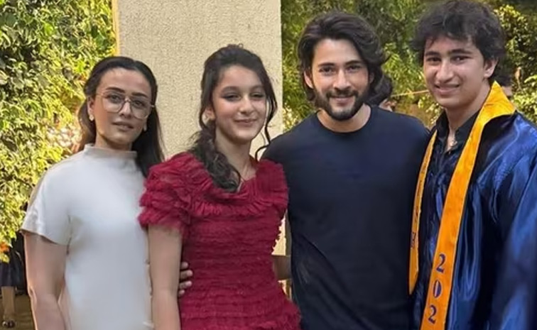 Mahesh_20Babu_20And_20Namrata_20Shirodkar_20celebrates_2021_20years_20of_20wedding_20Photos_20_2815_29.jpg 16